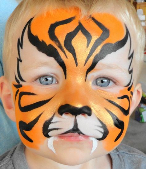 Pirando nesse tigre lindo! Carnaval Make-up, Animal Face Paintings, Makeup Zombie, Kids Face Painting, Face Painting For Boys, Girl Face Painting, Face Painting Tutorials, Carnival Makeup, Face Painting Easy