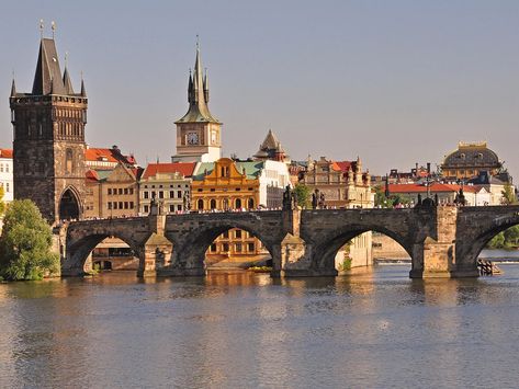 Prauge Europe River Cruise, Restaurant Balcony, Gothic City, Travel Eastern Europe, Things To Do In Europe, Republic Pictures, Prague City, Cesky Krumlov, Honeymoon Places