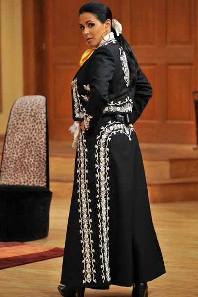 Women's Mexican Charro Outfit Charro Outfits For Women, Cowboy Dressage, Mariachi Women, Mariachi Outfit, Charro Dress, Charro Outfit, Charro Suit, Mexican Outfits, Mexican Skirts