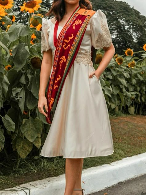 Sablay Graduation Pic, Alampay Filipiniana Graduation, Filipiana Dress For Graduation, Graduation Dress Filipiniana, Graduation Filipiniana Dress, Graduation Dress College Philippines, Philippiniana Dress Modern, Filipina Dress Traditional Modern, Graduation Dress Philippines