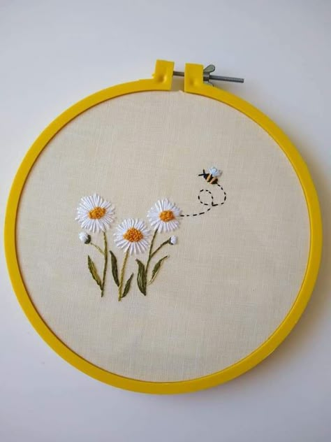 Clothes Embroidery Diy, Miniature Embroidery, Simple Hand Embroidery Patterns, Embroidery Lessons, Diy Embroidery Designs, Bee Embroidery, Diy Embroidery Patterns, Basic Embroidery Stitches, Handmade Embroidery Designs