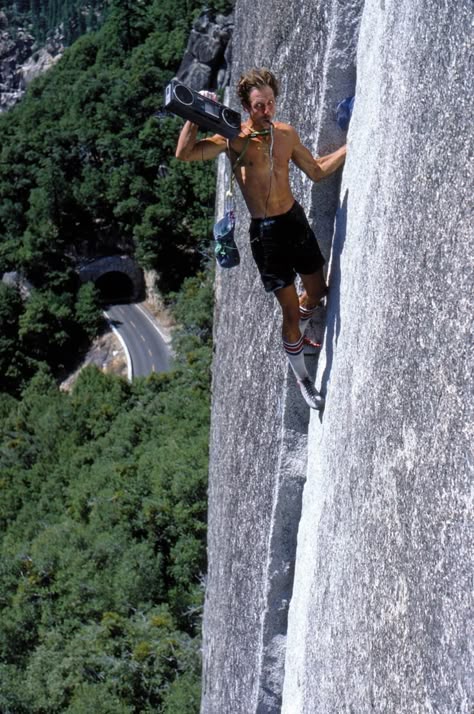 Yosemite's Golden Days (in Photos) Yosemite Climbing, Climbing Aesthetic, Rock Climbing Photography, Vintage Climbing, Climbing Photography, Free Climb, Sport Climbing, Adventure Aesthetic, Rock Climbers