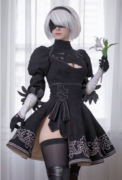 Tulpen Arrangements, Yorha 2b, Nier 2b, 2b Cosplay, 2b Nier Automata, Sia Kate Isobelle Furler, Cosplay Poses, Cosplay Idea, Cosplay Inspo