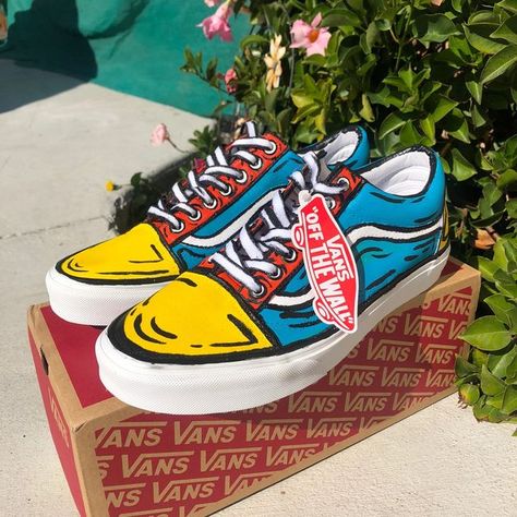 Cartoon Painted Shoes, Painted Shoes Ideas, Pocket Ideas, Paint Shoes, Vans Painted, Shoe Painting, Vans Custom, Painting Shoes, Painted Shoes Diy