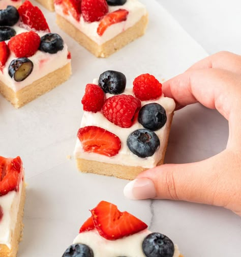 Pillsbury Fruit Pizza, Fruit Cookie Pizza, Fruit Pizza Topping, White Sheet Cake, Sugar Cookie Fruit Pizza, Cookie Fruit Pizza, Homemade Cookie Cakes, Fruit Pizza Cookies, Design Eat Repeat