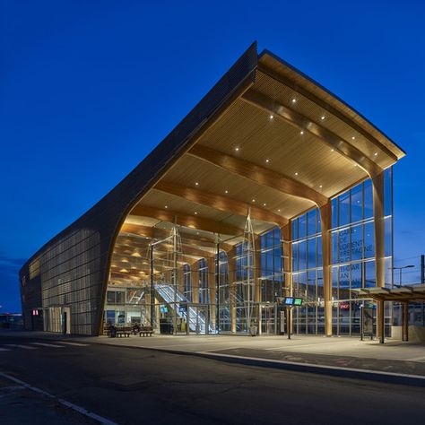 Lorient Multimodal Hub / AREP | Netfloor USA Rainscreen Cladding, Architecture Cool, Train Station Architecture, Airport Design, Bus Terminal, Best Architects, Urban Architecture, Bus Station, Architectural Inspiration