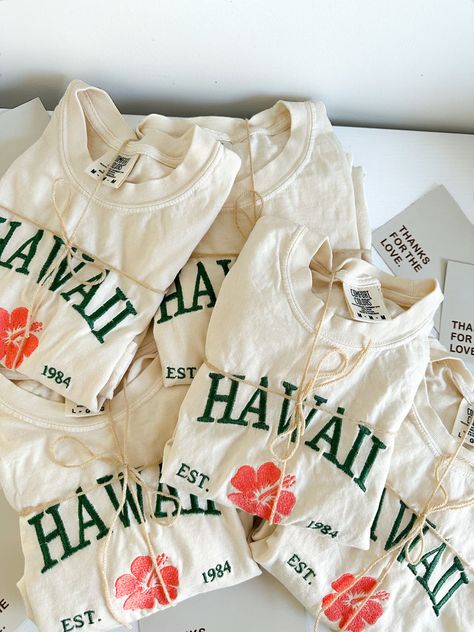 Hawaii U.S.A. T-Shirt Be Responsible, Hawaii Usa, Casual Preppy Outfits, Cute Preppy Outfits, Birthday Wishlist, Cute Fits, Preppy Outfits, Winter Wardrobe, Cute Shirts