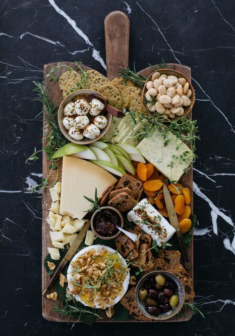 Perfect Cheese Board, Charcuterie Inspiration, Party Food Platters, Front Porch Christmas Decor Ideas, Porch Christmas Decor Ideas, Charcuterie And Cheese Board, Porch Christmas Decor, Front Porch Christmas, Charcuterie Recipes