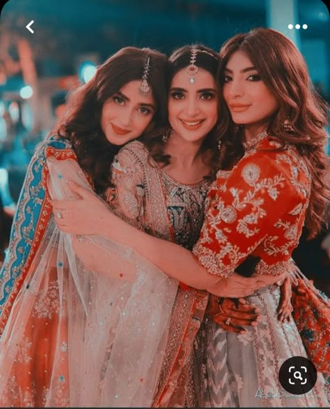 Sisters Photography Poses, Marriage Poses, Bridesmaid Poses, Indian Bride Photography Poses, Construction Fails, Shubman Gill, Bridesmaid Photoshoot, Sisters Photoshoot Poses, Indian Wedding Poses