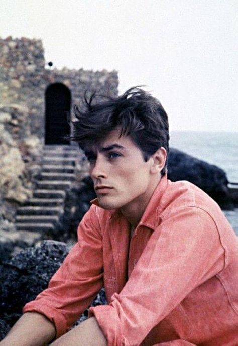 Alain Delon, 1960, during the filming of Purple Noon / Plein soleil French Cinema, Humphrey Bogart, Alain Delon, Old Hollywood, Movie Stars, Style Icons, Actors & Actresses, Beautiful People, Persona