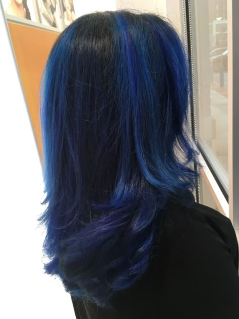 Blue And Black Hair, Blue Hair Highlights, Skunk Hair, Hair Colour Inspo, Dark Blue Hair, Hair Color Underneath, Hair Color Streaks, Hair Streaks, Dyed Hair Inspiration