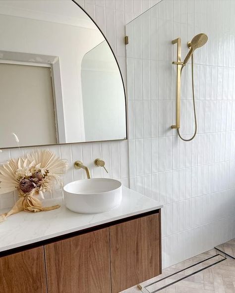 TileCloud on Instagram: "Our Newport Matt Subway White Tile used in this beautiful bathroom by @thebackhousebuild. Love how the lighting shows off the texture of the subways 😍😍" Zephyr And Stone, Large Tile Bathroom, Textured Subway Tile, Textured Subway, White Subway Tile Shower, White Subway Tile Bathroom, Large Tiles, Ensuite Ideas, Subway Tile Showers