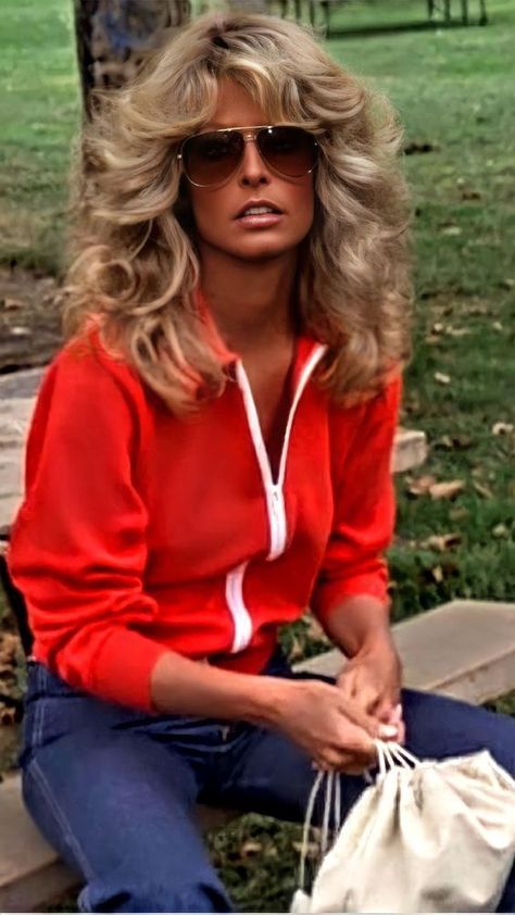 Farrah Fawcett 70s, Farah Fawcett Hair, 1970s Hairstyles, Farrah Fawcet, Hairstyle Tips, 70s Hair, Disco Style, 80s Hair, 70s Inspired Fashion