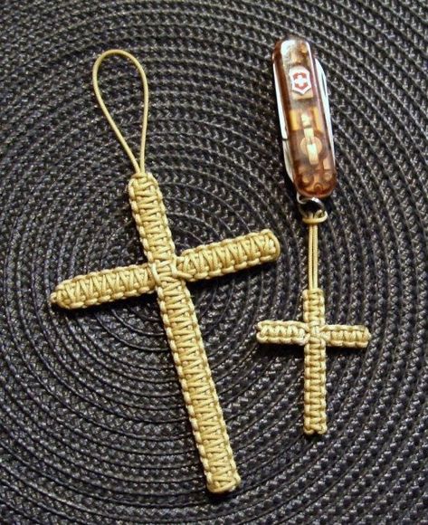 Macrame Cross, Paracord Projects Diy, Paracord Braids, Decorative Knots, Paracord Diy, Paracord Ideas, Paracord Knots, Cross Crafts, Square Knot