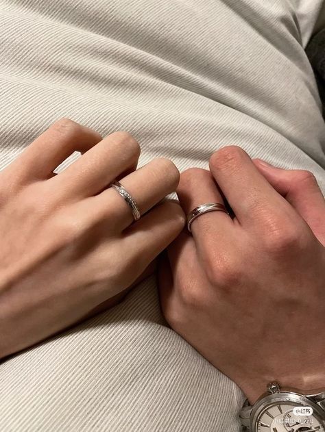 Marriage Ring, Gay Aesthetic, Ulzzang Couple, Pretty Hands, Couple Rings, Couple Aesthetic, Cute Couple Pictures, Book Aesthetic, Couple Pictures