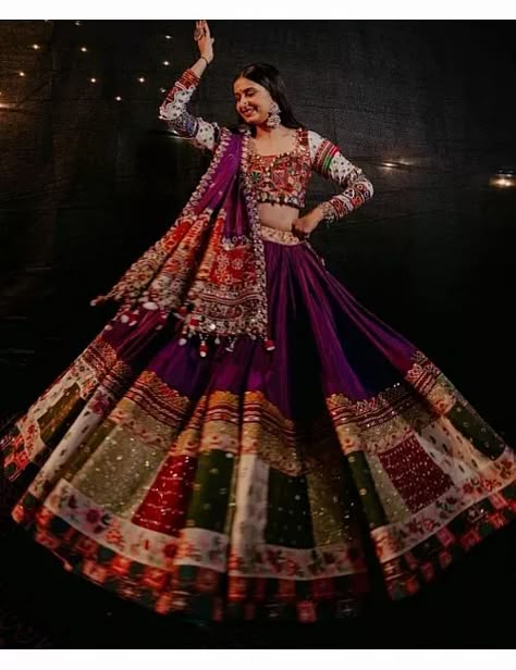 Purple print real mirror work gujarati garba navratri lehenga chaniya choli Printed Lahenga, Kinjal Dave, Gujarati Garba, Lehenga Heavy, Dandiya Dress, Garba Outfit, Navratri Lehenga, Chaniya Choli Designs, Garba Dress