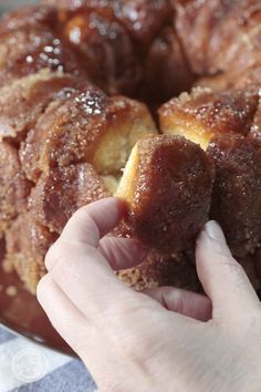 La ricetta del Monkey Bread: il pane dolce alla cannella Pan Brioche Dolce, Brioche Bread Sandwich, Cinnamon Monkey Bread, Guacamole Recipe Easy, Apple Fritter Bread, Pane Dolce, Pan Brioche, Creamy Recipes, Sweet Cooking