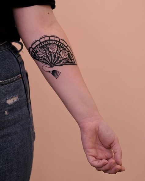 Small Spiritual Tattoos, Matryoshka Tattoo, A Small Tattoo, Art Deco Tattoo, Tato Minimal, Fan Tattoo, Sharpie Tattoos, Small Tattoo Ideas, Spiritual Tattoos