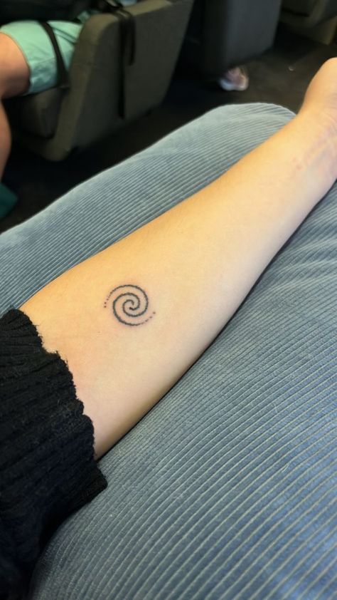 Cute Hand Poke Tattoos, Simple Tattoo Stick And Poke, Heart Spiral Tattoo, And Symbol Tattoo, Hand And Poke Tattoo, Stick An Poke Tattoo, Little Tattoos Stick And Poke, Spiral Stick And Poke, Swirl Stick And Poke