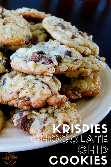 Chocolate chip cookies with a twist - crispy rice cereal! Easy and delicious, fun to make with kids. Rice Krispie Choc Chip Cookies, Rice Crispie Chocolate Chip Cookie, Rice Krispy Chocolate Chip Cookie, Rice Crispy Chocolate Chip Cookies, Rice Krispie Chocolate Chip Cookies, Rice Krispie Cookies, Cookies With Rice Krispies, Chocolate Rice Krispies, Rice Crispy