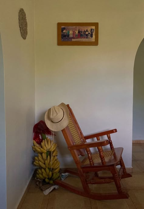 Chicana Home Decor, 70s Mexico Aesthetic, Mexican Grandma Aesthetic, Mexican Asthetic Picture, Mexican Vintage Aesthetic, Hispanic House Aesthetic, Mexican Rancho Aesthetic, Ranchero Aesthetic, Mexican Mom Aesthetic