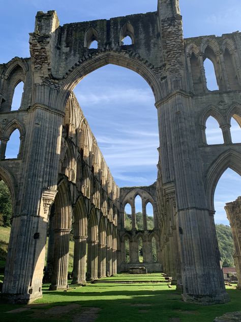 Abbey Ruins, Rievaulx Abbey, Beaux Arts Architecture, Castle Exterior, Gothic Castle, Beautiful Ruins, Mystical Places, Location Inspiration, Old Churches