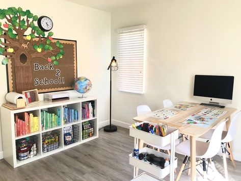 Homeschool Area In Playroom, Homeschool Table And Chairs, Homeschool Classroom Small Space, School Room Ideas Homeschooling, Homeschool Reading Nook, Homeschool Nook Spaces, Afterschool Room Ideas, Homeschool School Room, Minimalist School Room