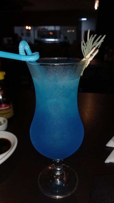 Drink Fake Story, Fake Story Bebida, Drinks Fake Story, Bar Fake Story, Food Fake Story, Pfeiffer Beach, Purple Drinks, Blue Drinks, Disney Paris