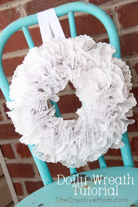 Doily Wreath Tutorial - The Creative Mom Lace Wreath, Paper Doily Crafts, Doilies Crafts, Creative Mom, Creative Wreaths, Paper Rosettes, Paper Doilies, Alphabet Crafts, Large Wreath