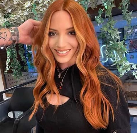 Copper Hair With Light Front Pieces, Copper Hair Color With Money Piece, Bright Copper Hair With Money Piece, Ginger Hair With Highlights And Lowlights, Ginger Hair Money Piece, Orange Hair With Highlights, Ginger Black Hair, Ginger Hair With Money Piece, Copper Hair With Money Piece