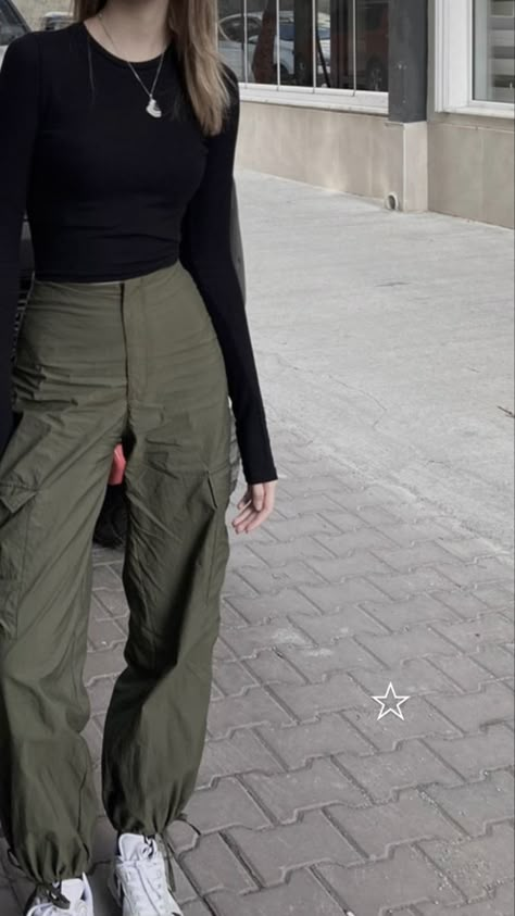 Cute Outfits Green Pants, Comfy Cargo Pants Outfit, Black Shirt Green Pants Outfit, T Shirt And Cargo Pants Outfit, Formal Cargo Pants Outfit, Olive Parachute Pants Outfit, Shirt And Cargo Pants Outfit, Black Cargo Pants Aesthetic, Parashoot Pants Outfit