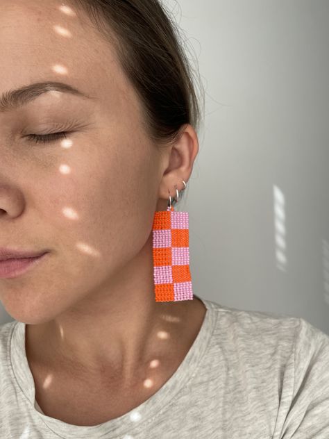 Unique Earring Designs, Mostacillas Ideas, Seed Bead Art, Makramee Diy, Jewerly Beads, Beaded Art, Abstract Earrings, Diy Friendship Bracelets Patterns, Brick Stitch Earrings