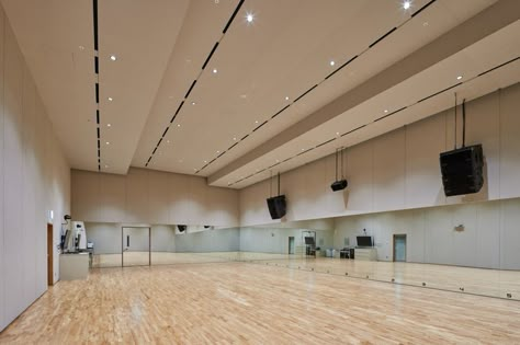 Studio Dance Room Kpop, Dance Studio Design, Dance Studio Decor, Practice Room, Dance Rooms, Kpop Entertainment, Dance Practice, Studio Decor, Dance Studio