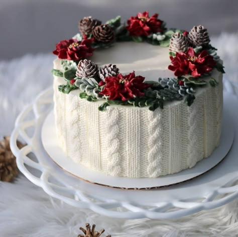 Winter Torte, Xmas Cakes, Christmas Themed Cake, Christmas Cake Ideas, Christmas Cake Designs, New Year's Cake, Christmas Cake Decorations, Xmas Cake, Winter Cake