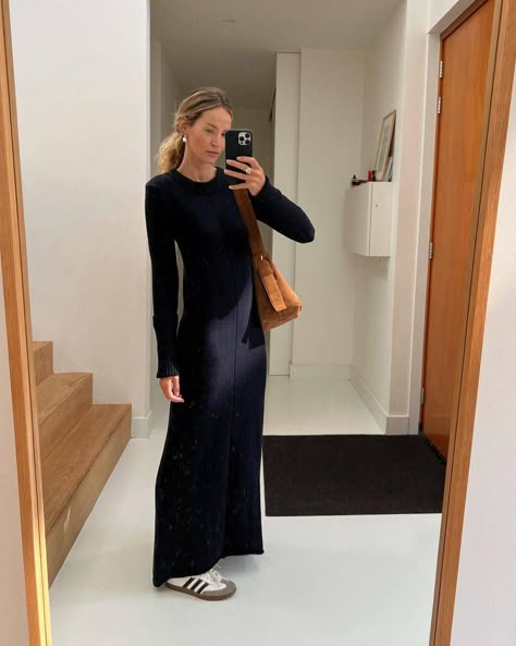 Classic Fashion Looks, Anouk Yve, Casual Weekend Outfit, Knitwear Trends, Look Adidas, Ribbed Maxi Dress, Maxi Dress Outfit, Winter Capsule Wardrobe, Outfit Formulas