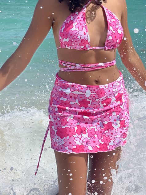 Tropical Core Outfit, Summer List 2023, Coconut Girl Fashion, Goals For Summer, Swimsuits For Body Types, Vacay Aesthetic, Hawaiian Cruise, Hawaii Bikinis, Hawaiian Skirt