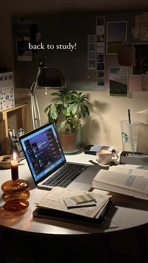 Romanticising Studies, Researcher Aesthetic, University Bedroom, College Motivation, Romanticising School, Study Aesthetics, Study Vibes, Studying Life, Study Organization