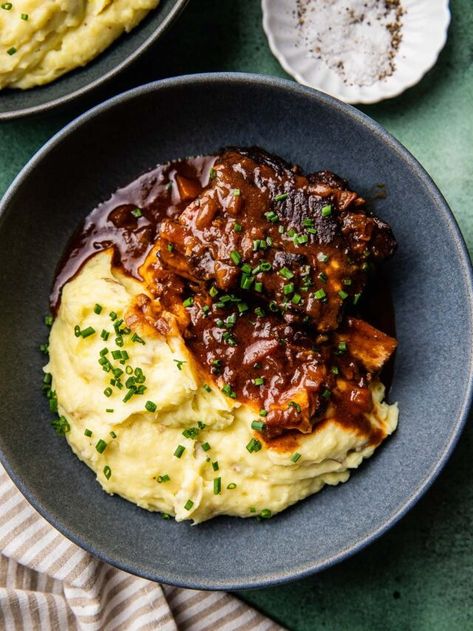 Best Red Wine Braised Short Ribs Shortribs Dutchoven, Short Ribs In Dutch Oven, Ribs In Dutch Oven, Dutch Oven Ribs, Red Wine Braised Short Ribs, Wine Braised Short Ribs, Cooking Short Ribs, Meaty Meals, Bison Recipes