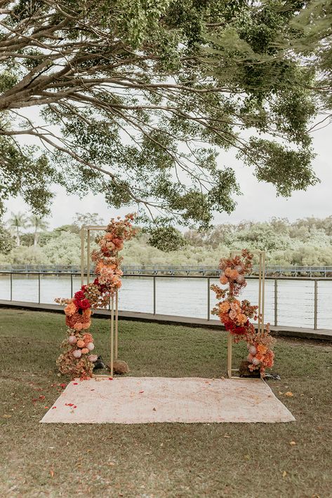 Wedding ceremony florals Arbour Ideas Wedding, Wedding Arbour Flowers, Arbour Wedding, Wedding Ceremony Florals, Wedding Arbors, Fox Wedding, Ceremony Florals, Wedding Arbour, Peach Rose