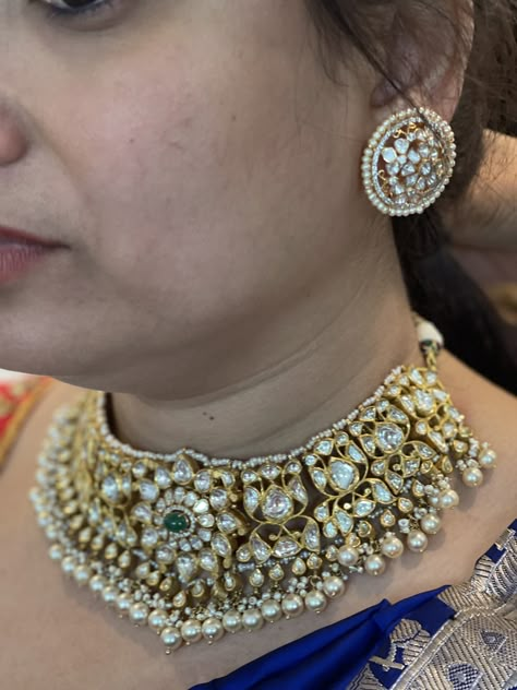 Polki Diamond Choker, Diamond Sets Indian Bridal Jewelry, Polki Tops, Polki Diamond Jewellery, Indian Bridal Jewelry Kundan, Coral Jewelry Set, Antique Gold Jewelry Indian, Diamond Wedding Jewelry, Bridal Jewellery Design