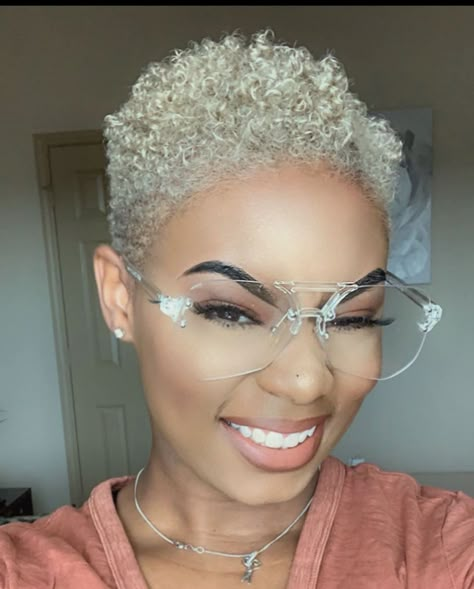 Tapered Twa Hairstyles, Tapered Haircut For Women, Blonde Twa, Curls Products, Tapered Natural Hair Cut, Tapered Twa, Short Platinum Blonde Hair, Blonde Natural Hair, Makeup Flawless