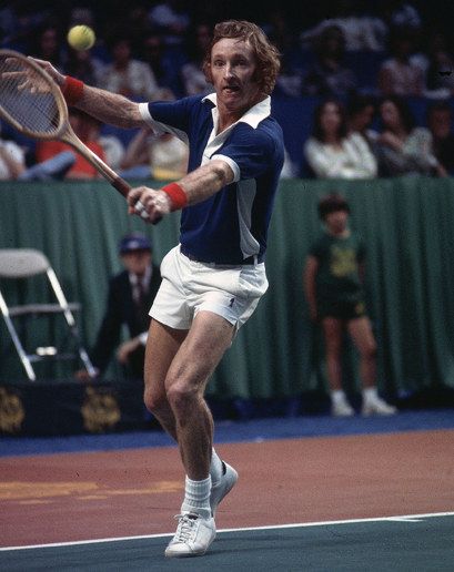 Tennis Drawing, Jimmy Connors, Tennis Men, Retro Tennis, Tennis Photos, Rod Laver, Tennis Lessons, Most Stylish Men, Tennis Legends