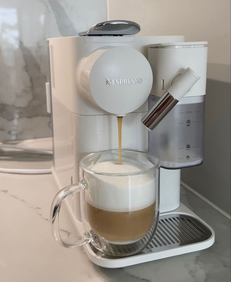 Lattissima One, Nespresso Lattissima, Coin Café, Nespresso Machine, Best Coffee Maker, Coffee And Espresso Maker, Coffee Corner, Espresso Maker, Apartment Decor Inspiration