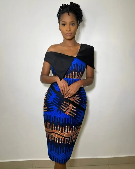 Ankara Fitted Gown Styles, Ankara Simple Dress Styles, Afro Clothes, Chitenge Outfits, Wax Dress, Short Wrap Dress, Simple Dress Styles, Style Wrap Dress, Ankara Dress Designs