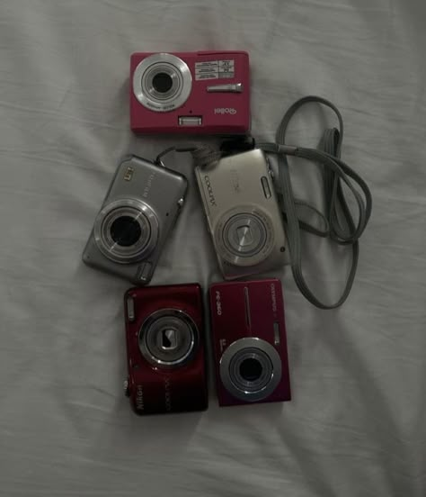 Old Canon Camera, Digital Camera Collection, Digital Cameras 2000s, Digital Camera 2000s, 2000s Digital Camera Photos, Early 2000s Camera, 90s Digital Camera, 2000s Camera, Digicam Photos