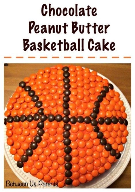 Bring on basketball season with chocolate peanut butter basketball cake - Between Us Parents Basketball Cakes, Basketball Cupcakes, Basketball Birthday Cake, Cake Basket, Team Dinner, Basketball Theme Party, Basketball Cake, Basketball Birthday Parties, Ball Cake