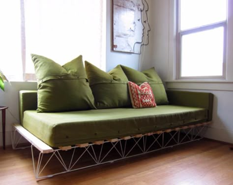 DIY Sofas and Couches - DIY Platform Sofa - Easy and Creative Furniture and Home Decor Ideas - Make Your Own Sofa or Couch on A Budget - Makeover Your Current Couch With Slipcovers, Painting and More. Step by Step Tutorials and Instructions http://diyjoy.com/diy-sofas-couches Futon Diy, Sofa Design Ideas, Diy Couch, Beautiful Sofas, Diy Sofa, Day Bed, Creative Furniture, Sofa Couch Bed, Furniture Designs