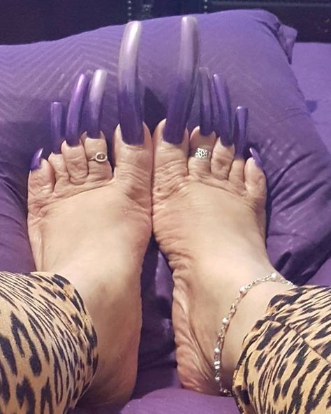 Big Feet Shoes, Acrylic Toenails, Really Long Nails, Lucky To Be Alive, Purple Toes, Quartz Nails, Long Toenails, Skateboarding Tricks, Long Fingernails