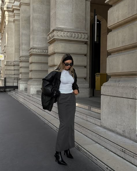 Gray Skirt Outfit Winter, Grey Maxi Skirt Outfit, Gray Skirt Outfit, Normcore Outfits, Long Grey Skirt, Cargo Skirt Outfit, Skirt Outfits Aesthetic, Grey Maxi Skirts, Long Skirt Outfits