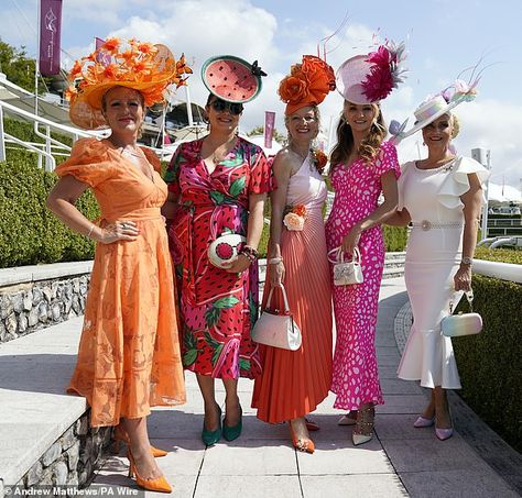 Photos showed some adorned in entirely floral themed outfits and other women in bright pin... Ladies Day At The Races Outfit, Cosmic Carnival, Derby Outfits For Women, Horse Racing Fashion, Ladies Day Outfits, Unique Fascinators, Funky Heels, Thanksgiving Hat, Black Blazer Outfit